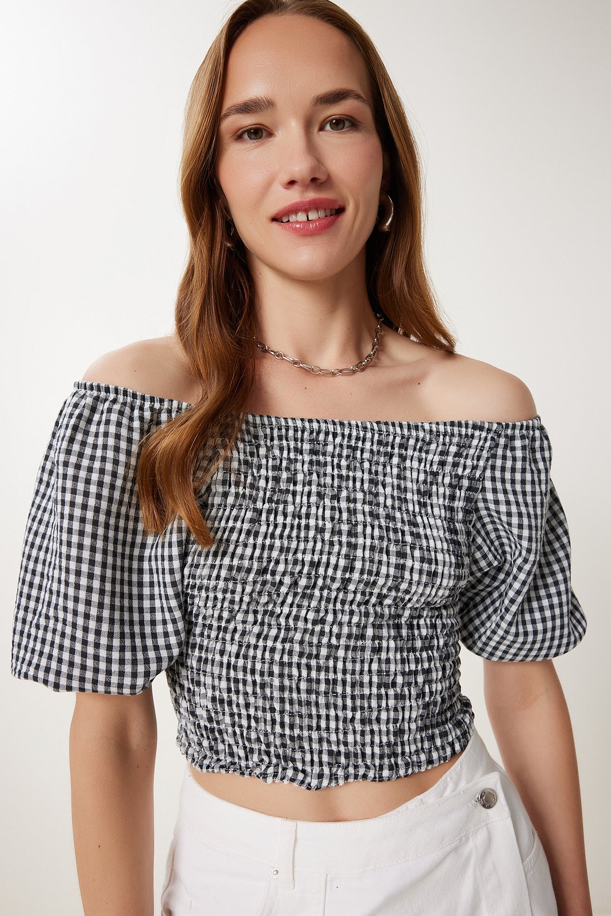 Siyah Kareli Carmen Yaka Esnek Crop Keten Bluz TP00079