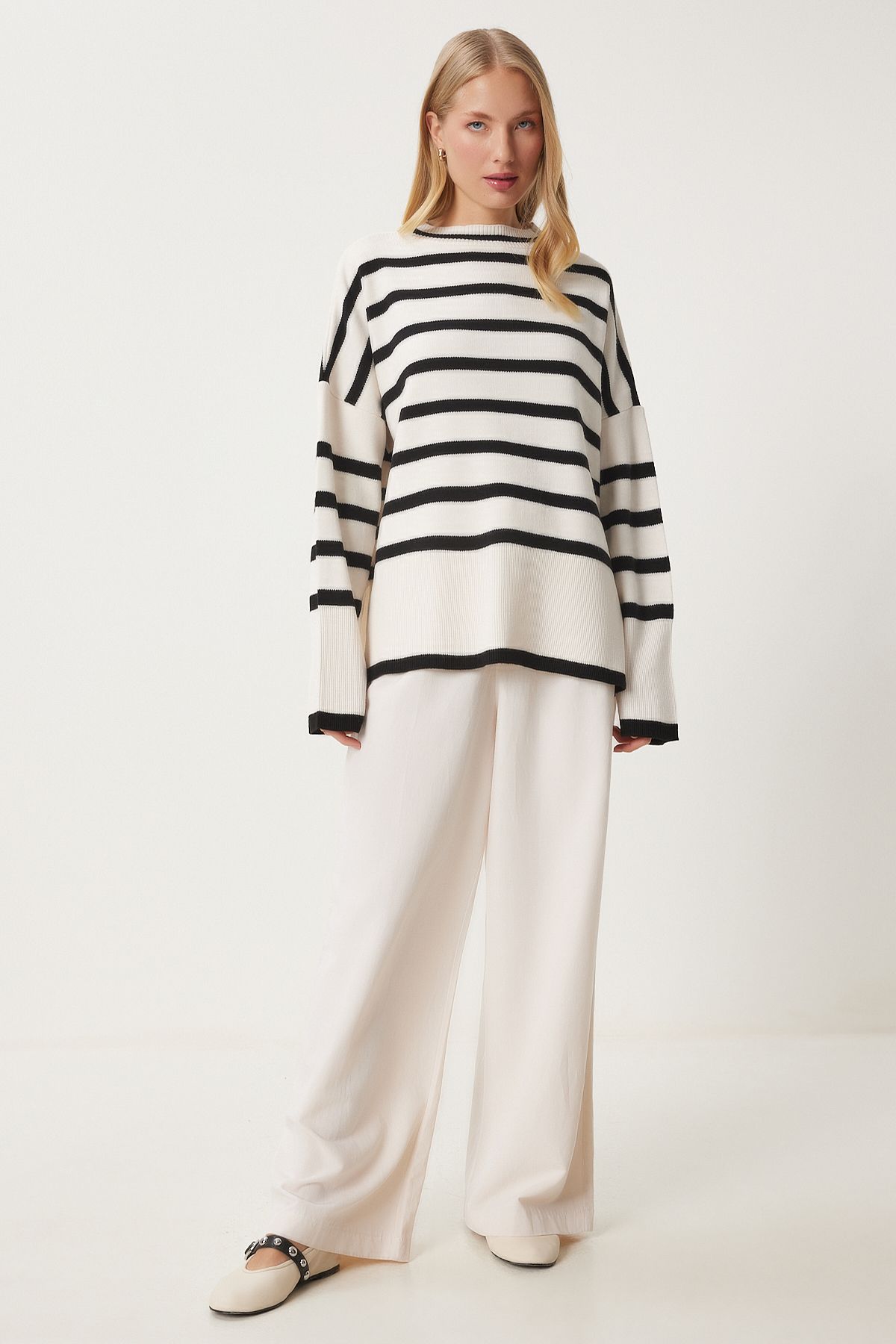 Ekru Siyah Çizgili Oversize Triko Kazak BV00121