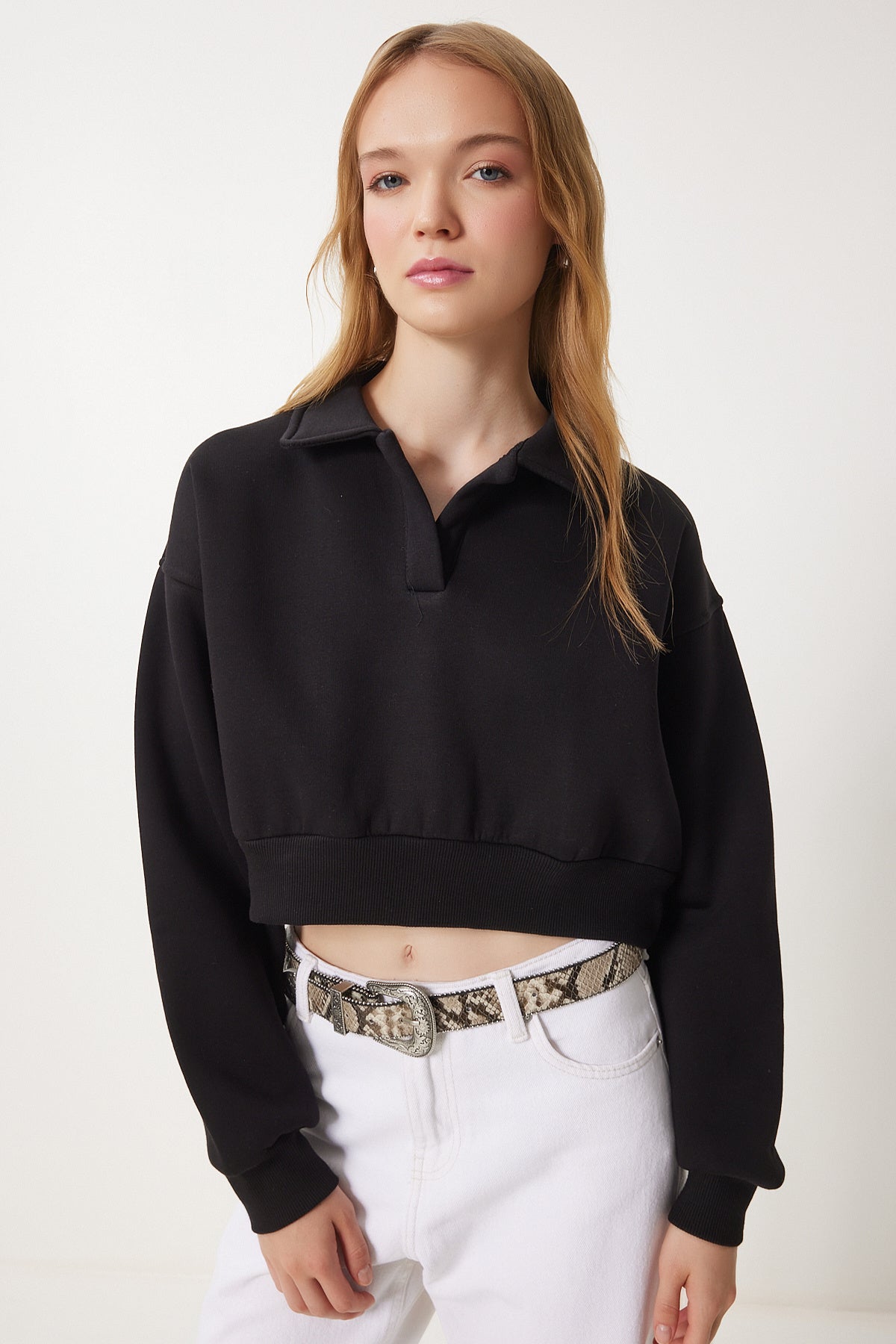 Siyah Polo Yaka Şardonlu Crop Örme Sweatshirt HW00014