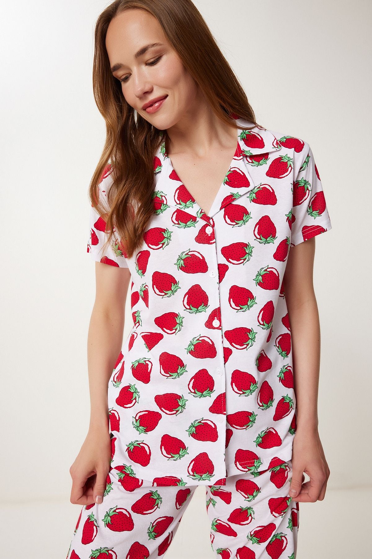 Beyaz Kırmızı Desenli Gömlek Alt Örme Pijama Takımı FP00010