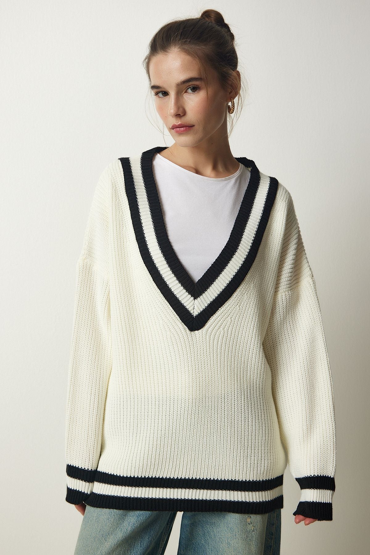 Kemik V Yaka Şerit Detaylı Oversize Triko Kazak YY00191