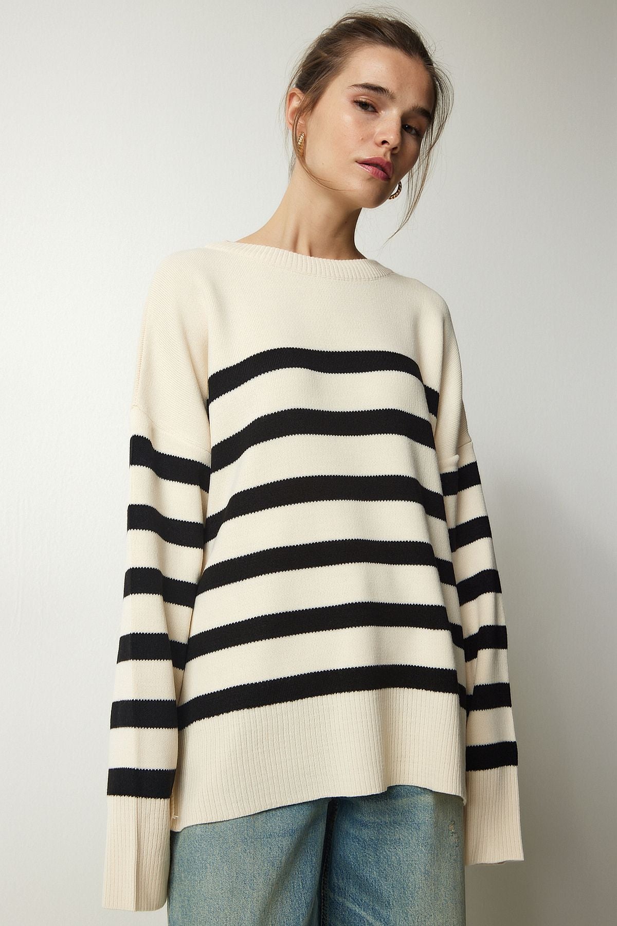 Kemik Siyah Çizgili Oversize Triko Kazak YY00182