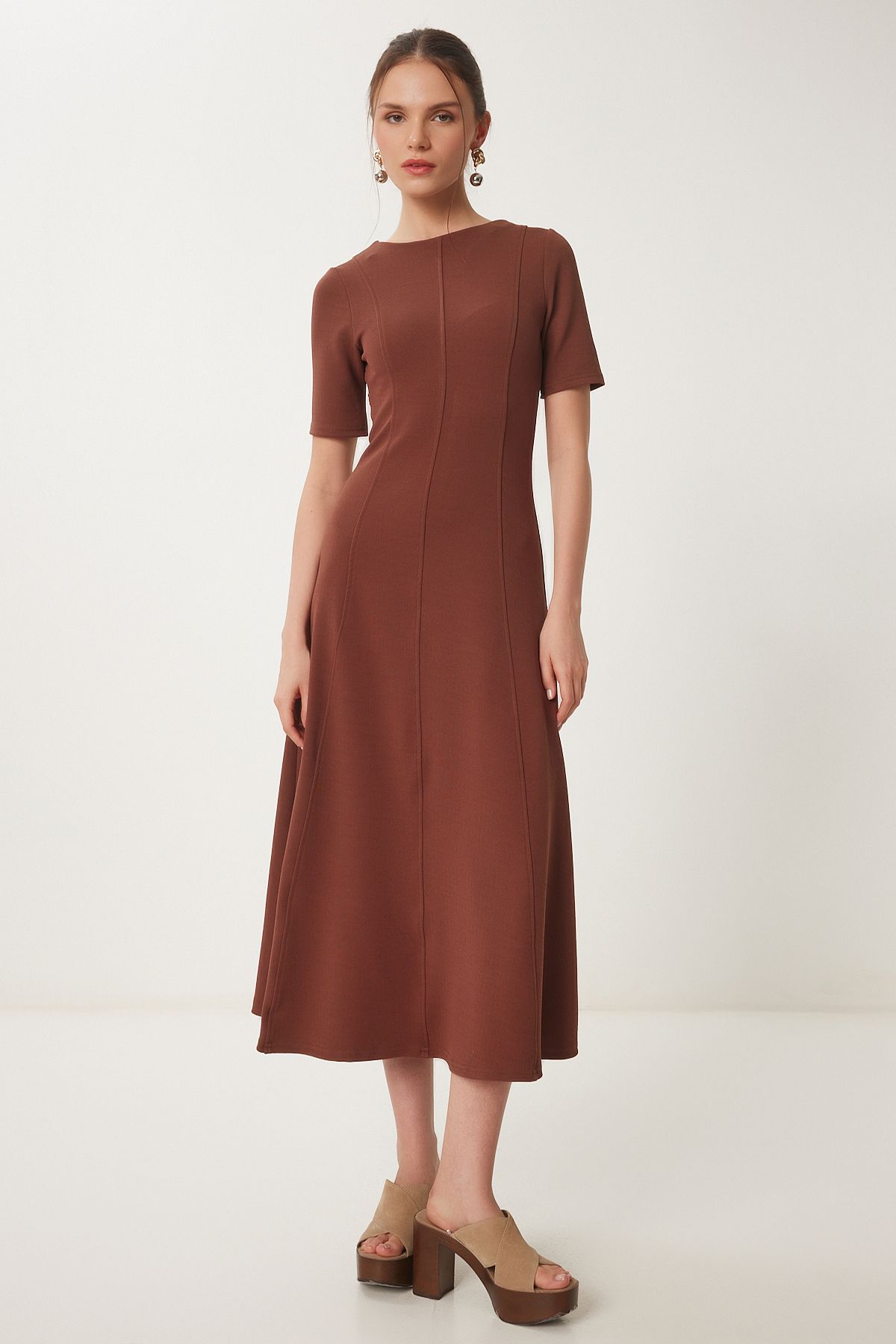 Kahverengi Kloş Midi Yazlık Örme Elbise ZH00047