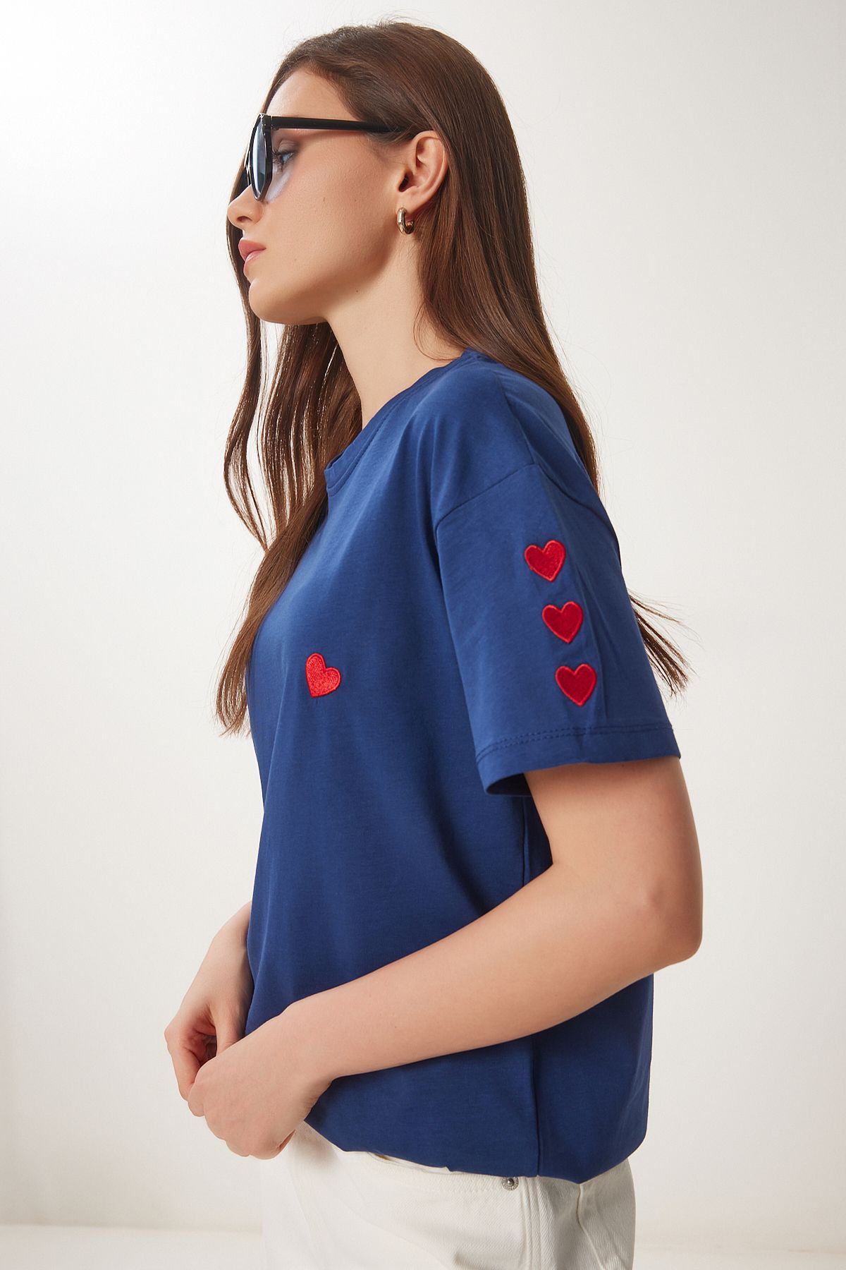 Lacivert Kalp Nakışlı Pamuklu Örme T-Shirt MP00032