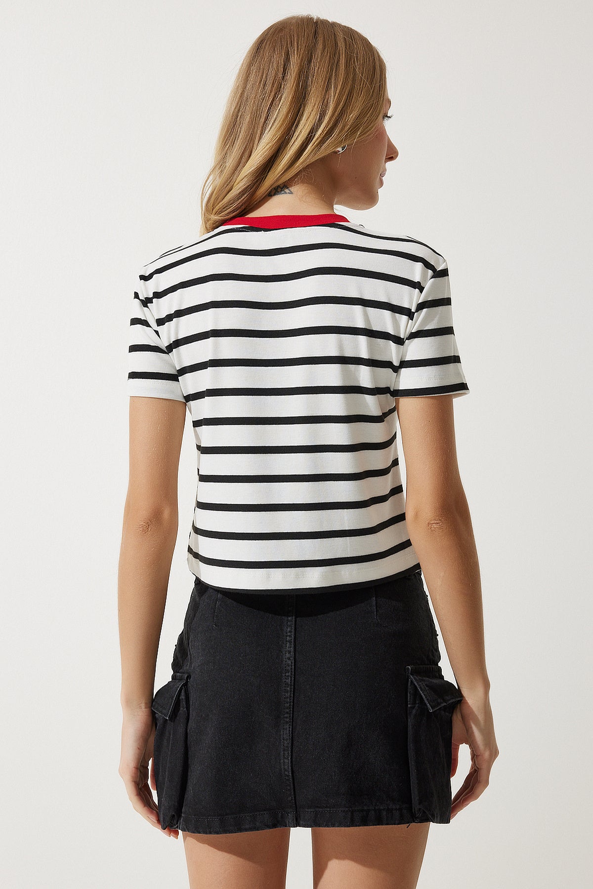 Beyaz Kalp Nakışlı Çizgili Pamuklu Örme T-Shirt CR00432