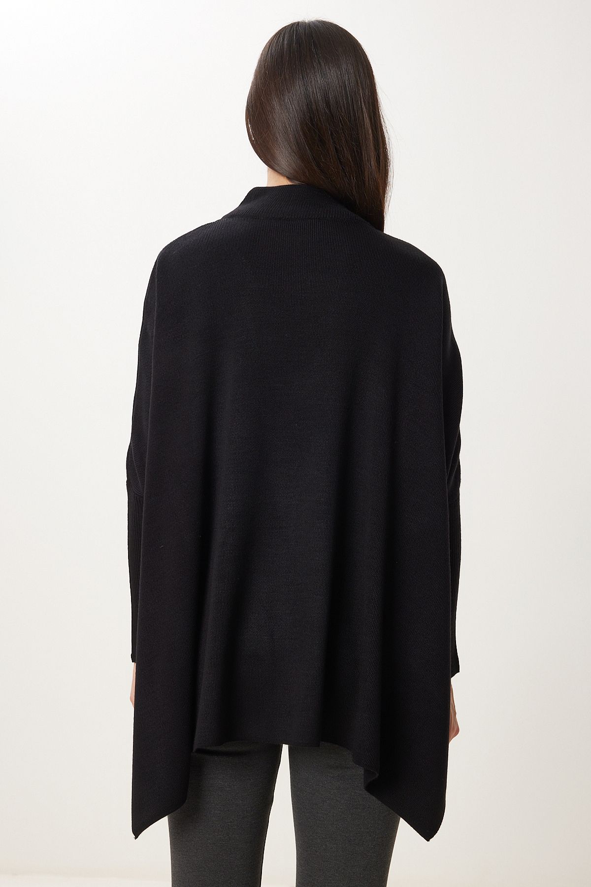 Siyah Yandan Yırtmaçlı Oversize Panço Kazak YY00005