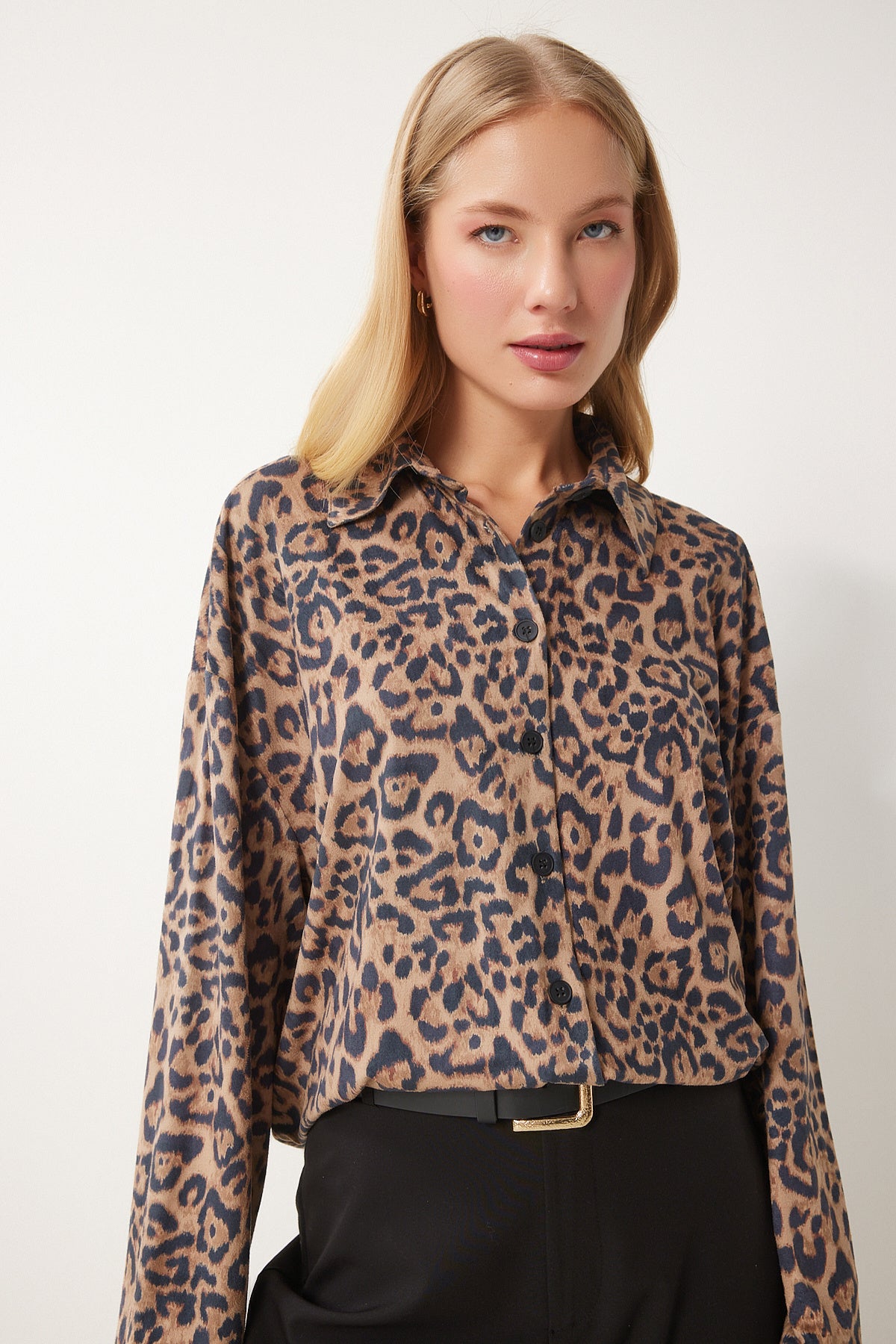 Siyah Bej Leopar Desenli Süet Gömlek FN03403