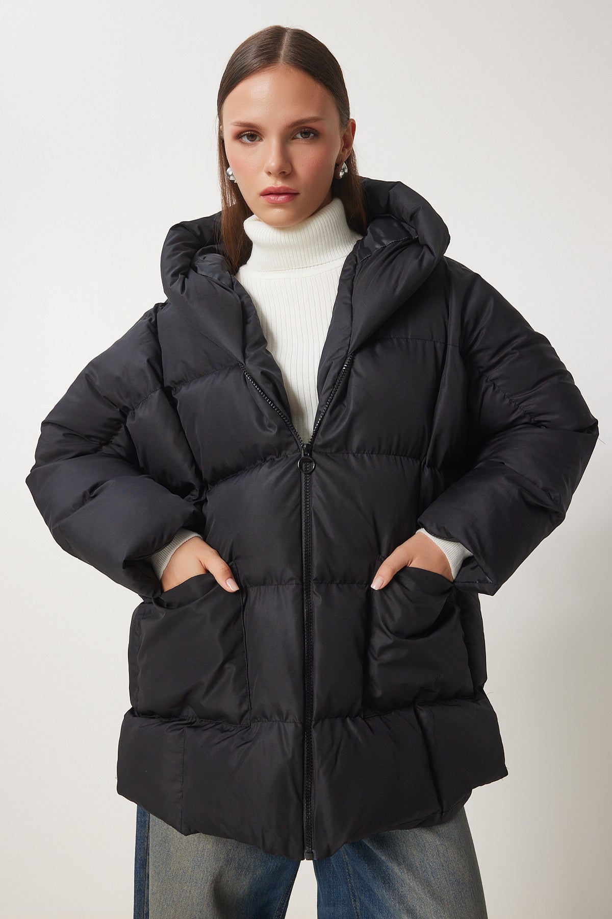 Siyah Kapüşonlu Oversize Şişme Mont RV00002