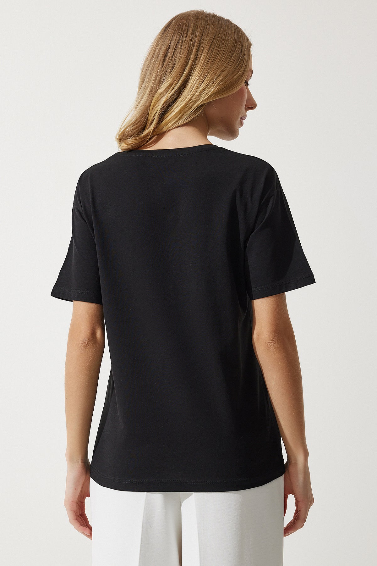 Siyah İncili Çiçek Detaylı Örme T-Shirt NJ00146