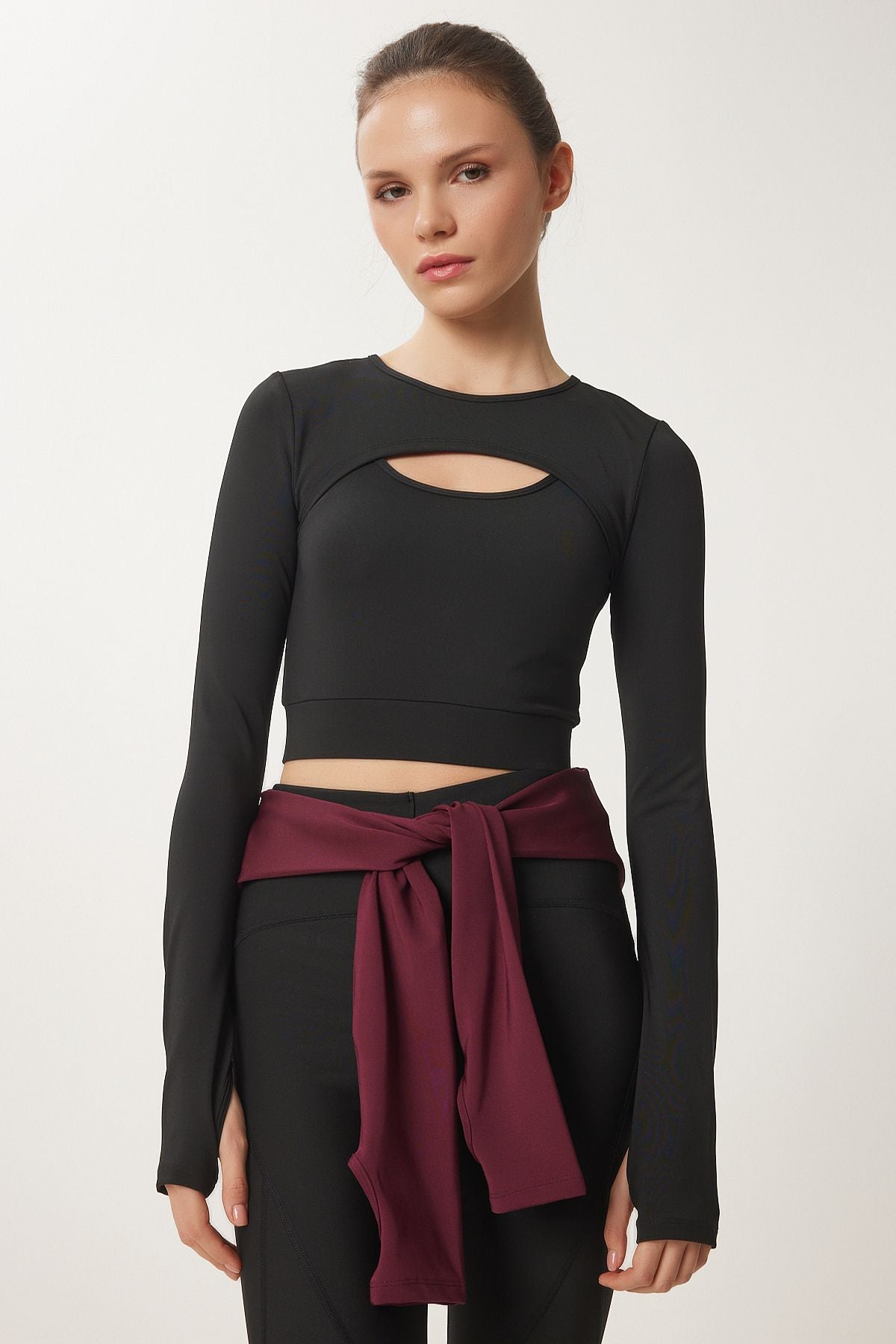 Siyah Parmak Detaylı Pencereli Örme Spor Sweatshirt VX00010