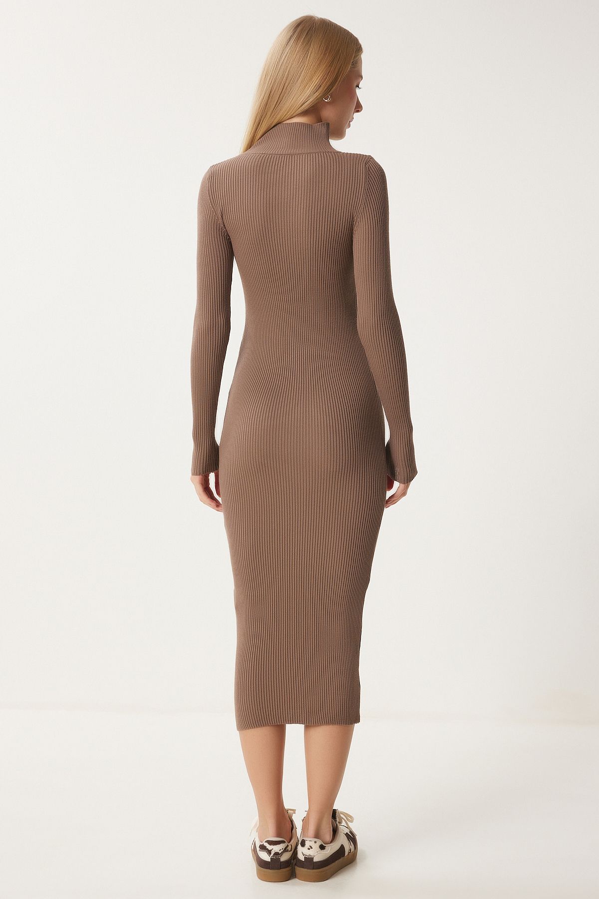 Vizon Cut Out Detaylı Dik Yaka Fitilli Triko Elbise FN03388