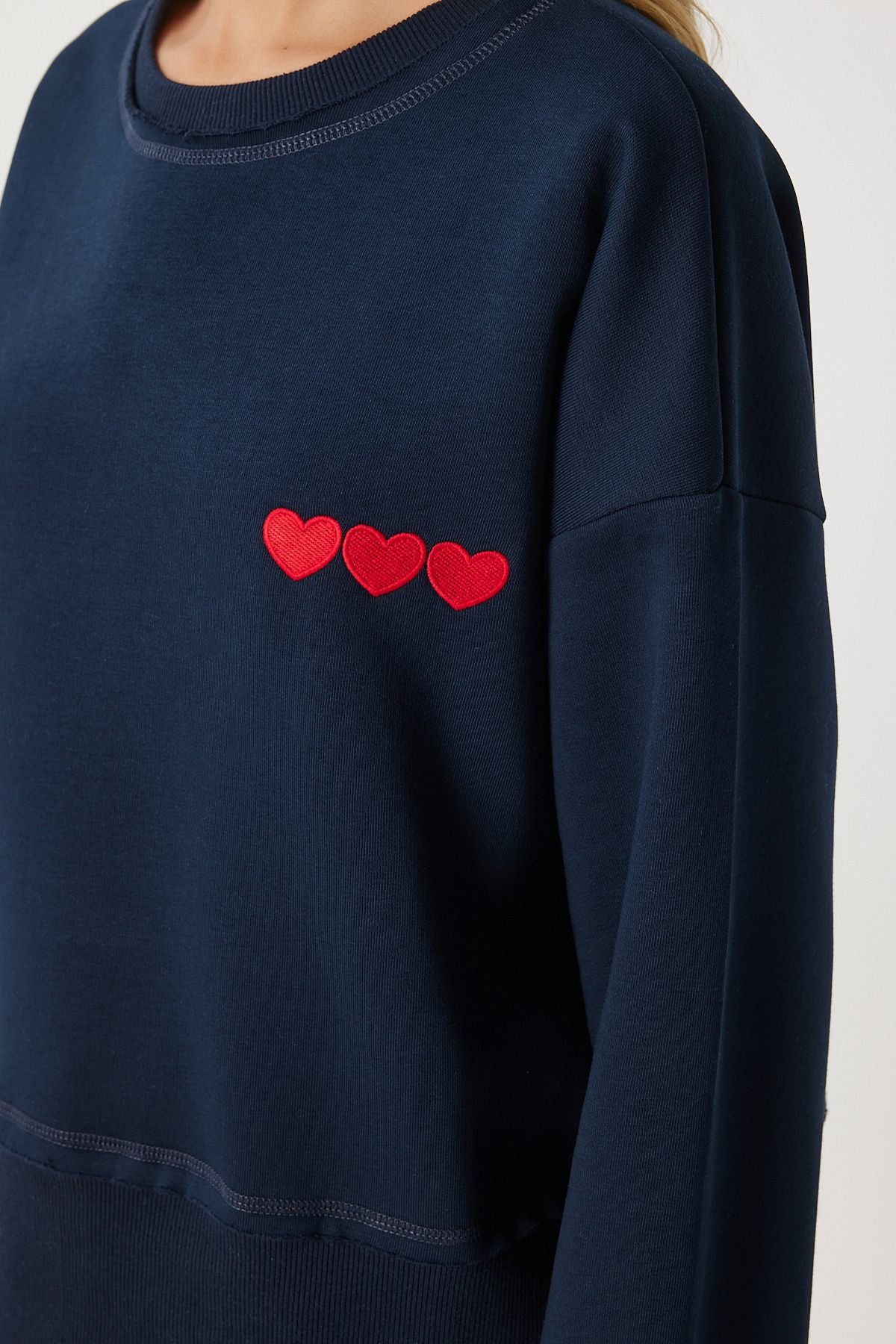 Lacivert Kalp Nakışlı Şardonlu Sweatshirt DP00216