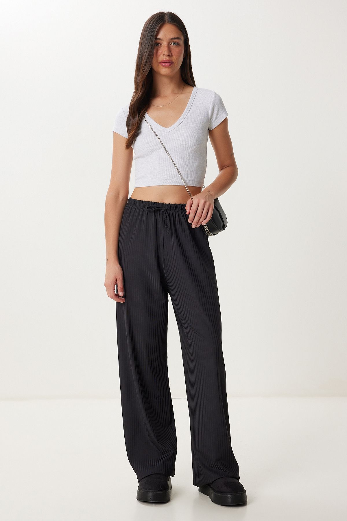 Siyah Geniş Paça Rahat Örme Pantolon PB00054