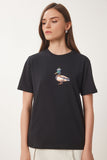 Siyah Taş Detaylı Armalı Pamuklu Örme T-Shirt CR00521