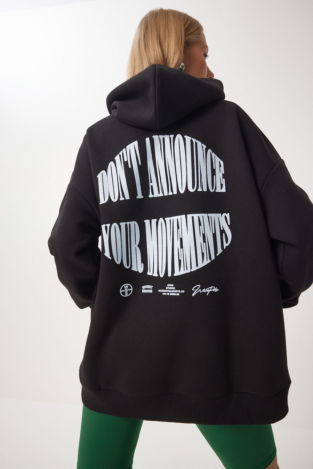 Siyah Kapüşonlu Şardonlu Oversize Sweatshirt OW00048