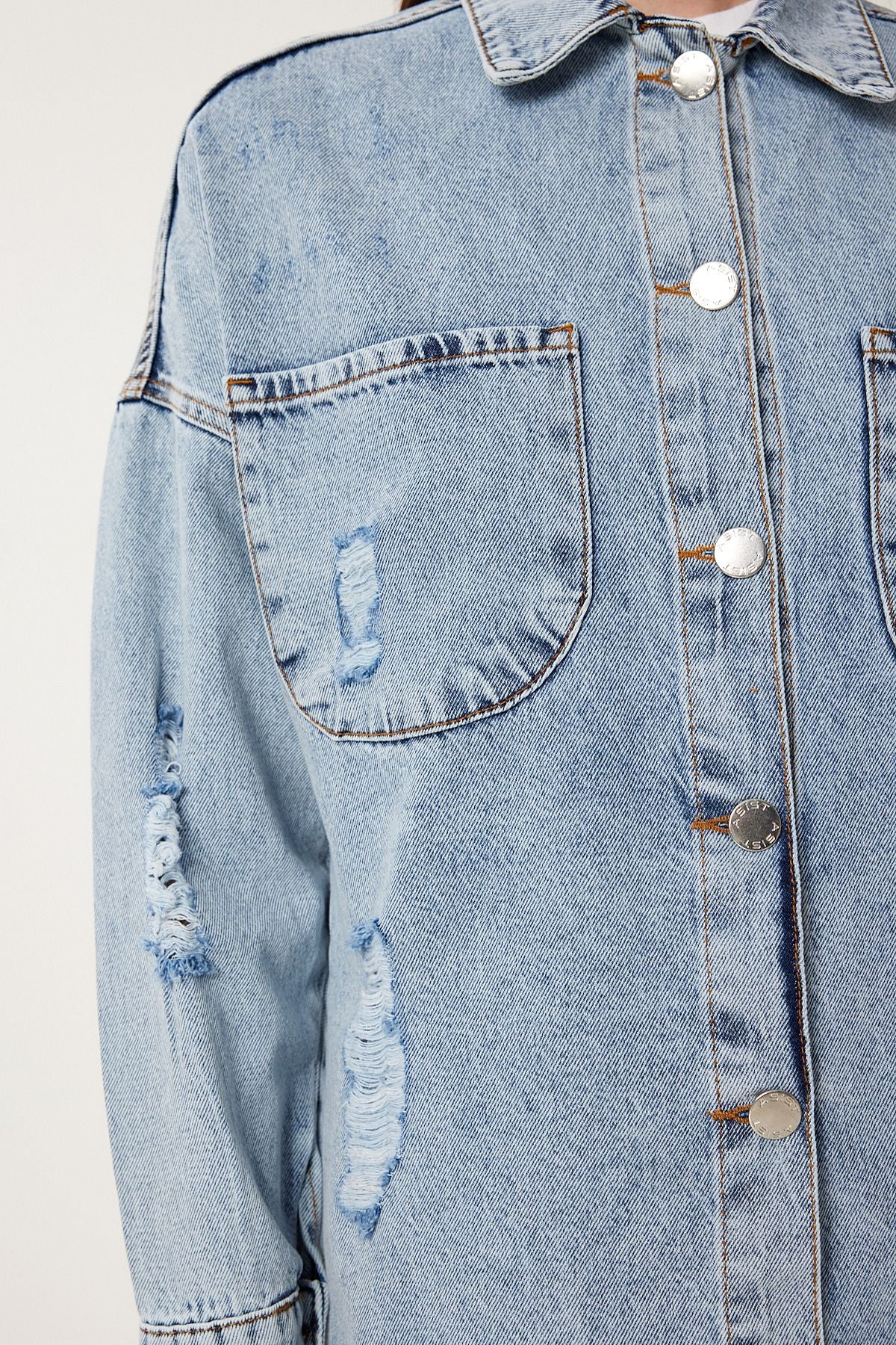 Açık Mavi Sökük Detaylı Basklı Oversize Denim Ceket SA00041