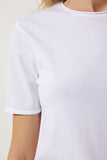 Beyaz Bisiklet Yaka Basic Örme T-Shirt UB00229