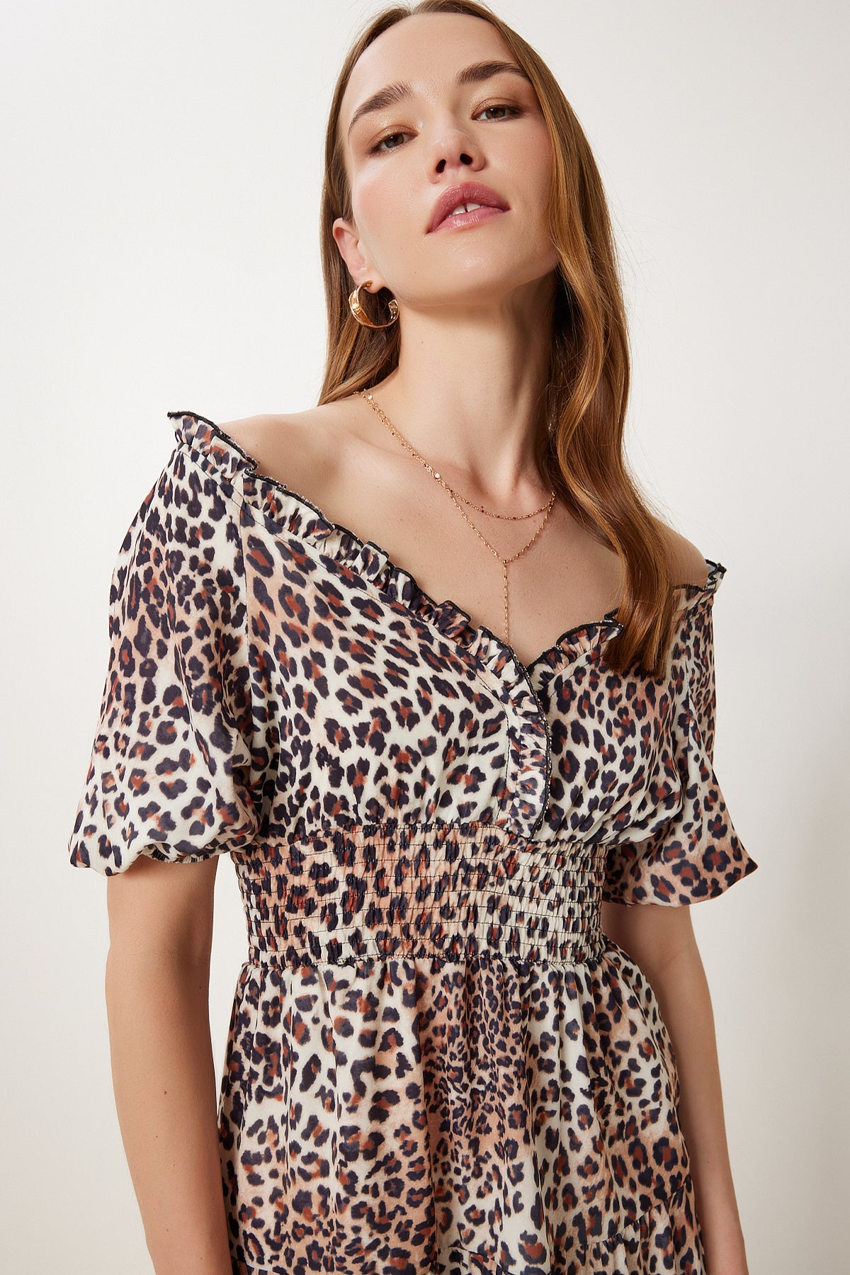 Bej Kahverengi Leopar Desenli Volanlı Midi Elbise TP00069