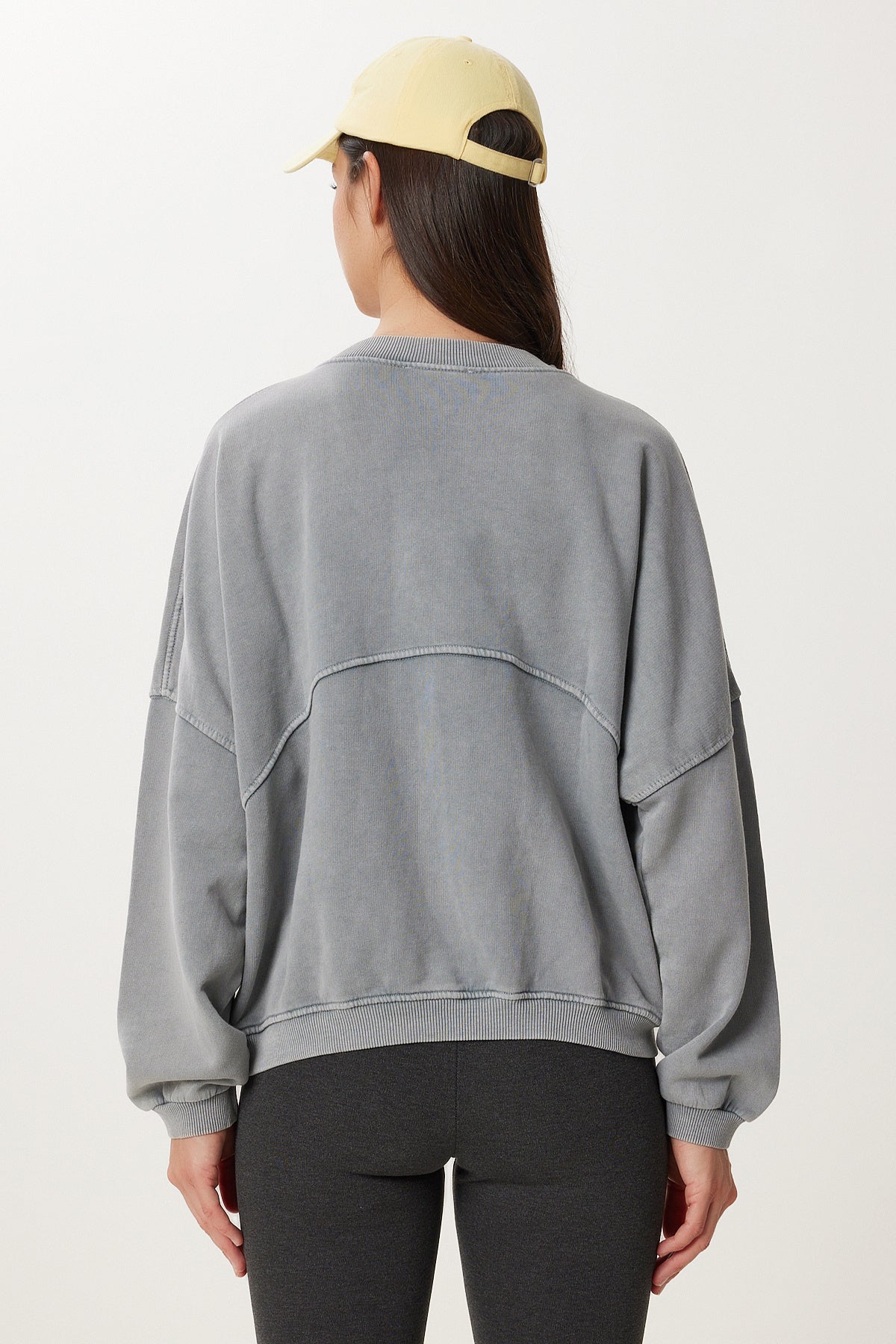Gri Yıkamalı Oversize Örme Sweatshirt UB00409