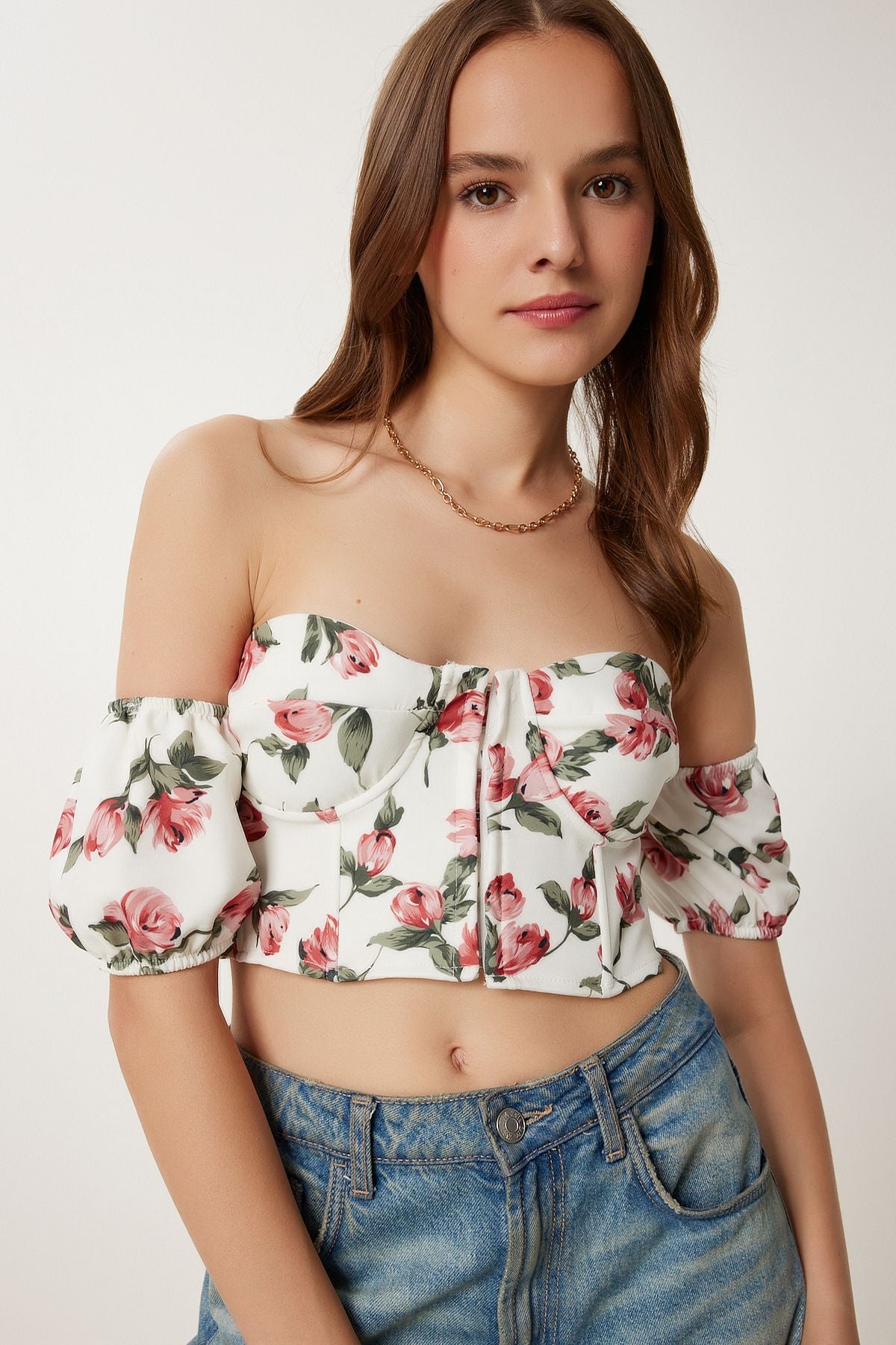 Krem Gül Kurusu Desenli Crop Viskon Bluz CR00510