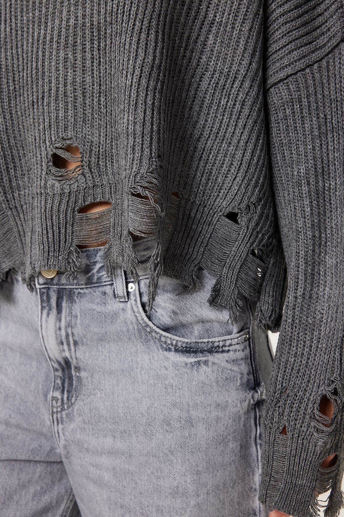 Gri Yırtık Detaylı Oversize Triko Kazak ki00098
