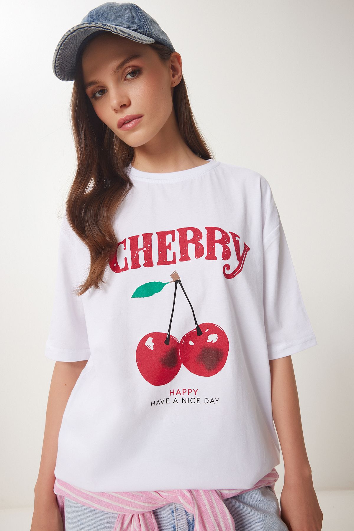 Beyaz Kiraz Baskılı Pamuklu Örme T-Shirt ZV00301