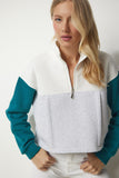 Gri Zümrüt Yeşili Fermuarlı Yaka Şardonlu Örme Crop Sweatshirt NJ00130