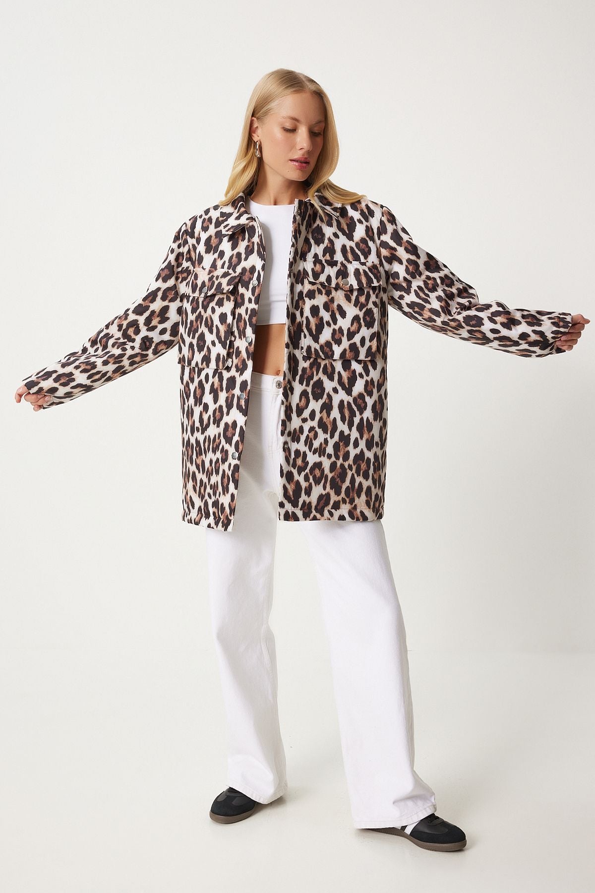 Siyah Bej Leopar Desenli Şişme Mont NT00432