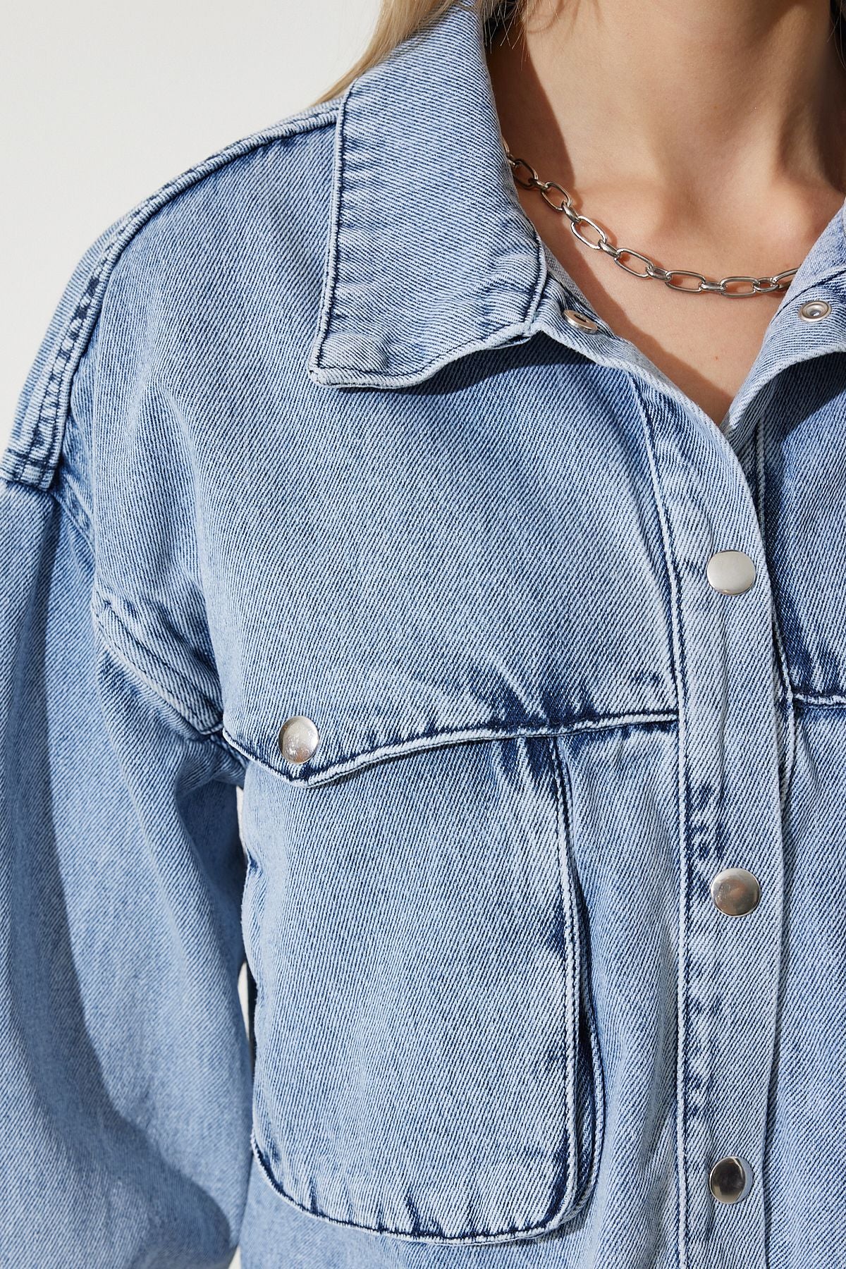 Orta Mavi Geniş Cepli Denim Ceket RV00187