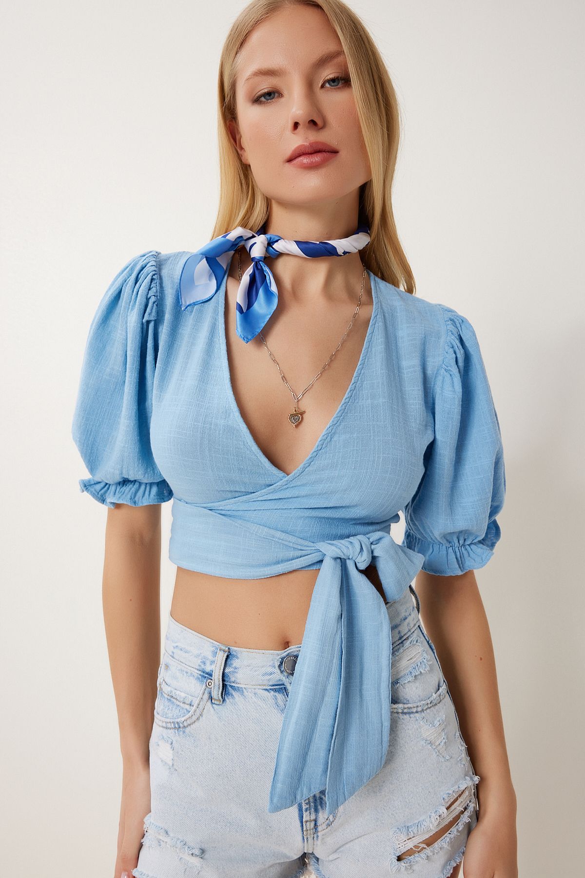 Gök Mavi Bağlama Detaylı Crop Keten Bluz NS00443