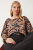 Siyah Bej Zebra Desenli Süet Bluz FN03401