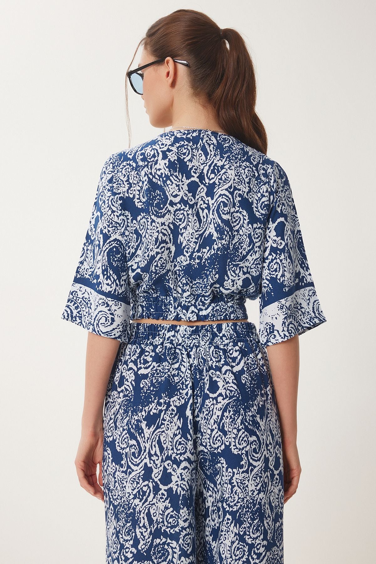 Lacivert Beyaz Desenli Crop Bluz Pantolon Takım ZV00270