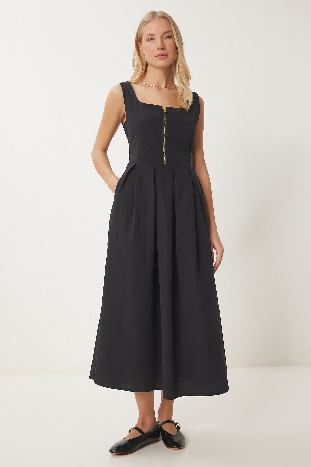 Siyah Fermuar Detaylı Midi Poplin Elbise UB00340