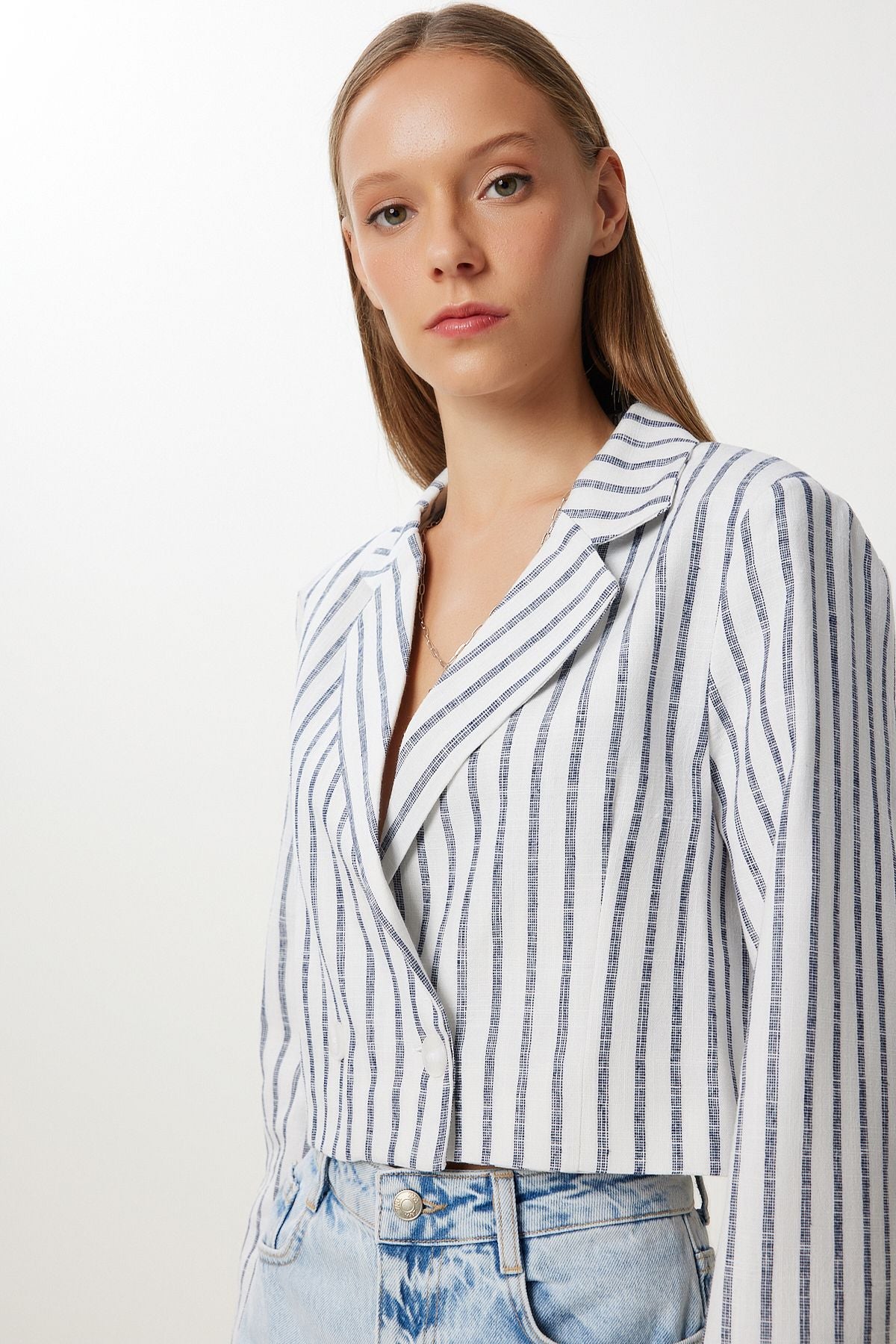 Ekru Lacivert Vatkalı Keten Crop Ceket MX00254