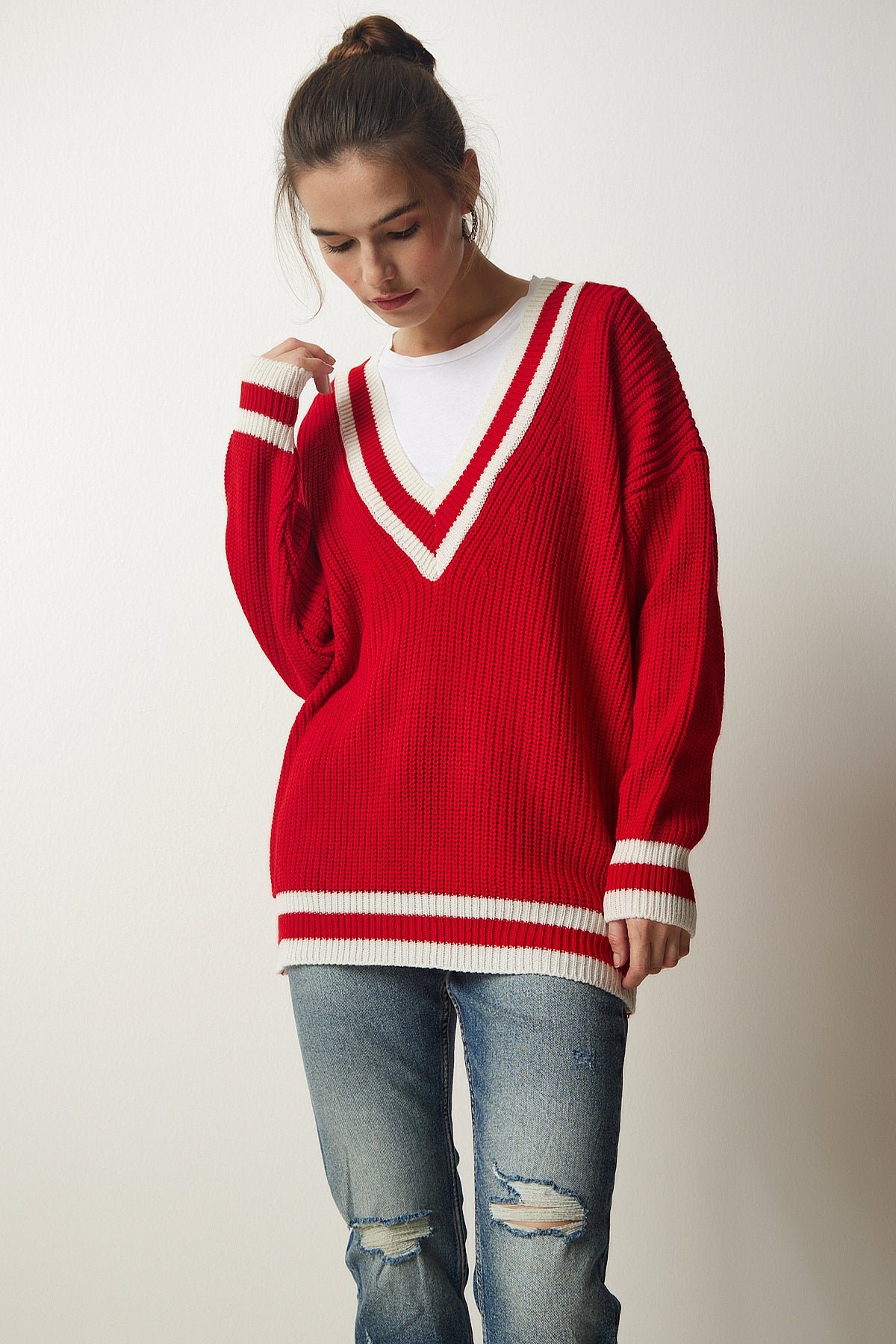 Kırmızı V Yaka Şerit Detaylı Oversize Triko Kazak YY00191