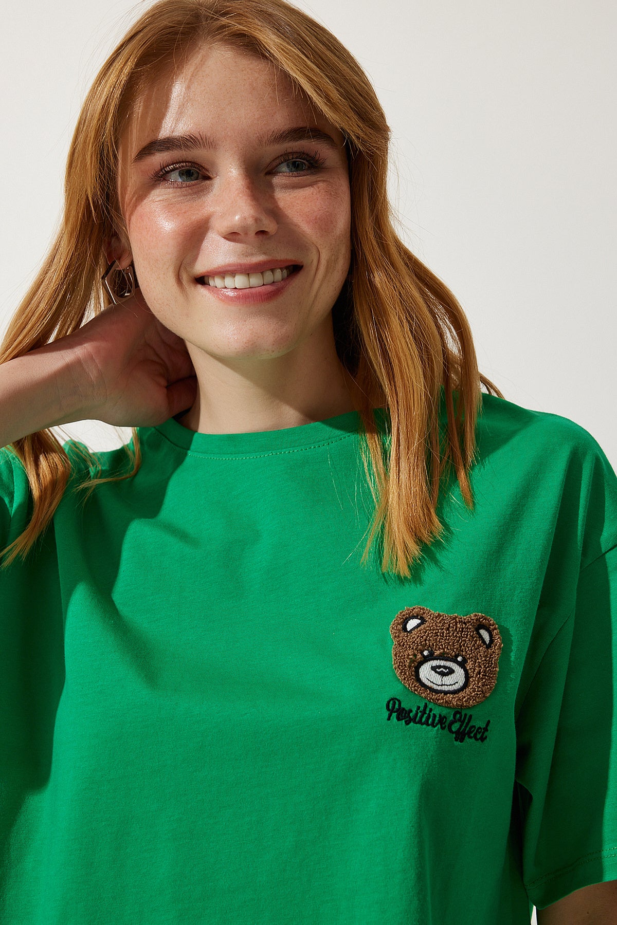 Yeşil Ayıcık Armalı Crop Örme T-Shirt HF00456
