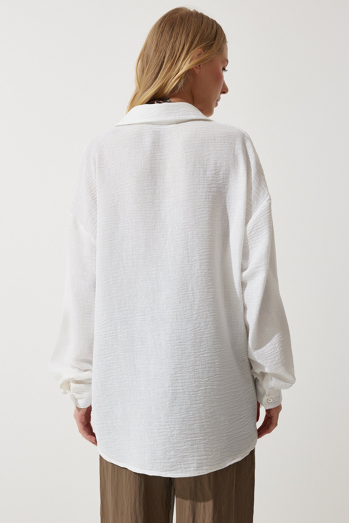 Beyaz Nakışlı Oversize Keten Pamuk Gömlek DM00134