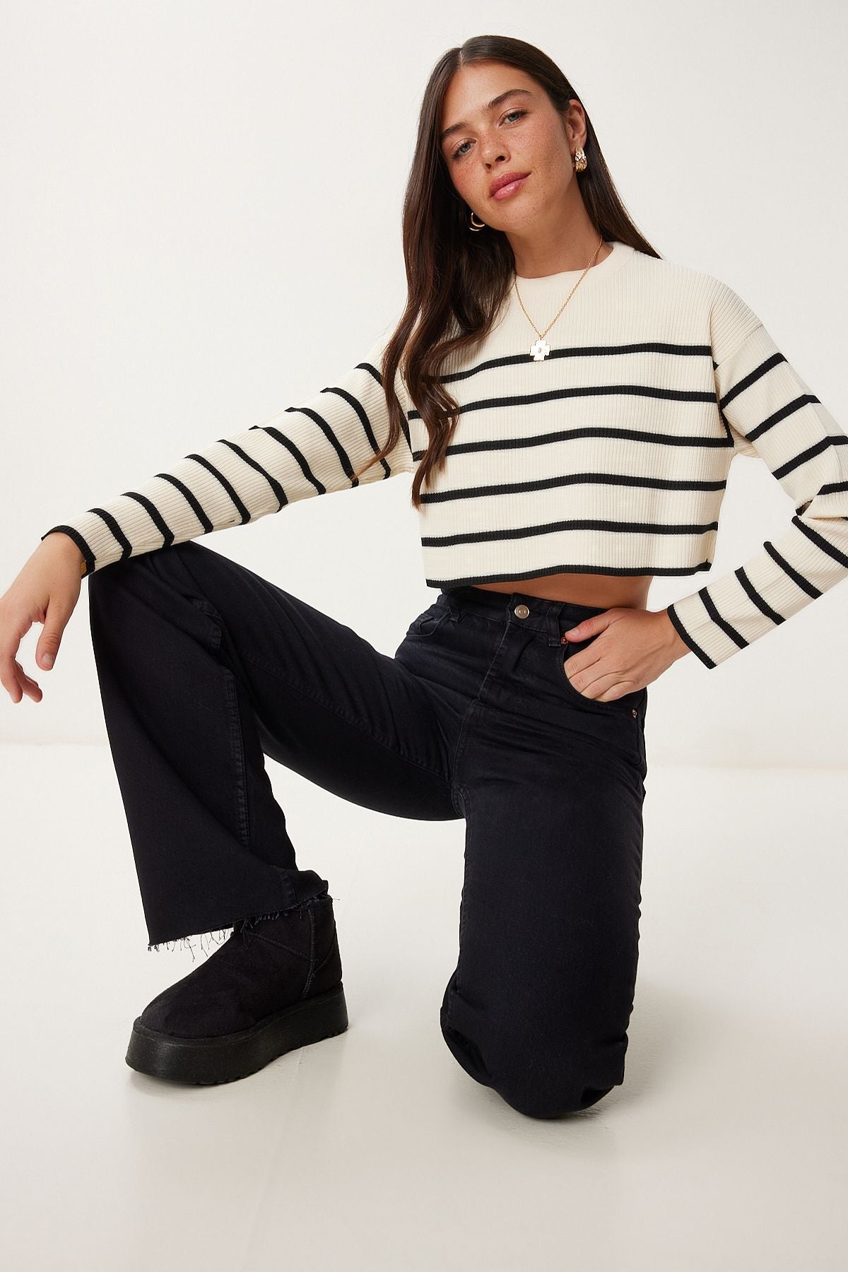 Krem Fitilli Çizgili Crop Triko Kazak PF00048