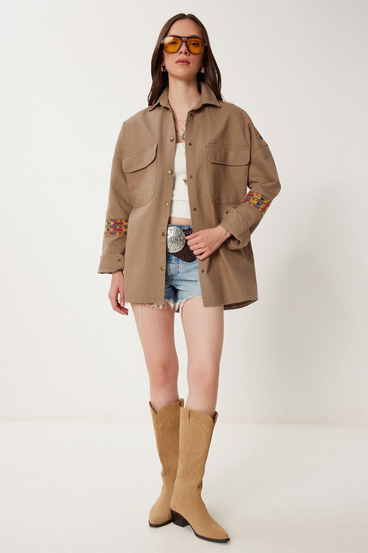 Açık Kahverengi Etnik Nakışlı Oversize Gabardin Gömlek Ceket SA00039