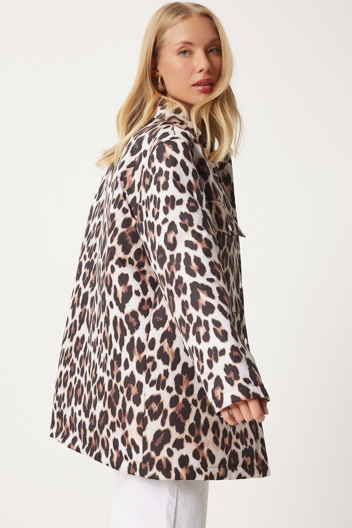 Siyah Bej Leopar Desenli Şişme Mont NT00432