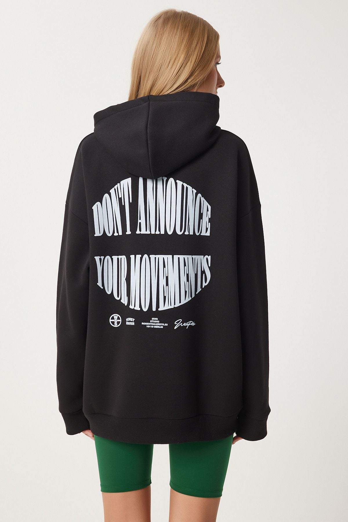 Siyah Kapüşonlu Şardonlu Oversize Sweatshirt OW00048