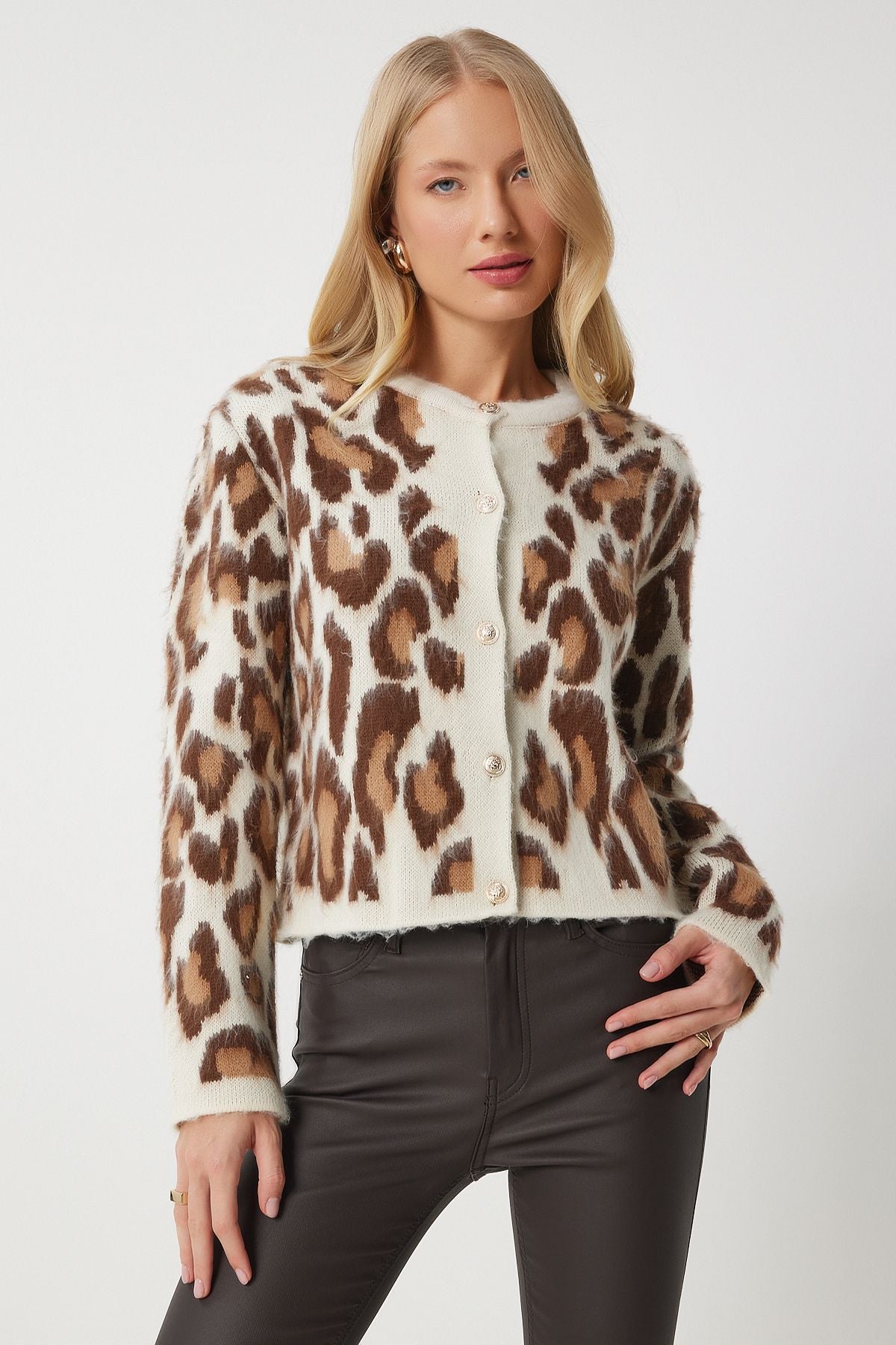 Krem Kahverengi Leopar Desenli Kısa Sakallı Hırka KB00040