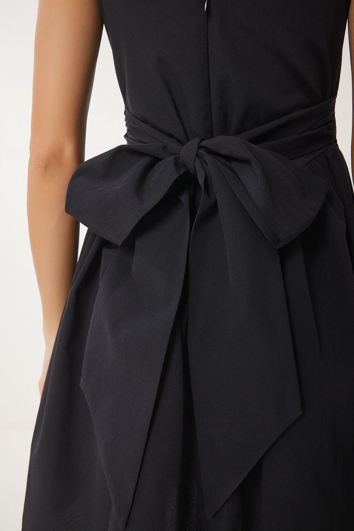 Siyah Fiyonklu Mini Poplin Elbise UB00355