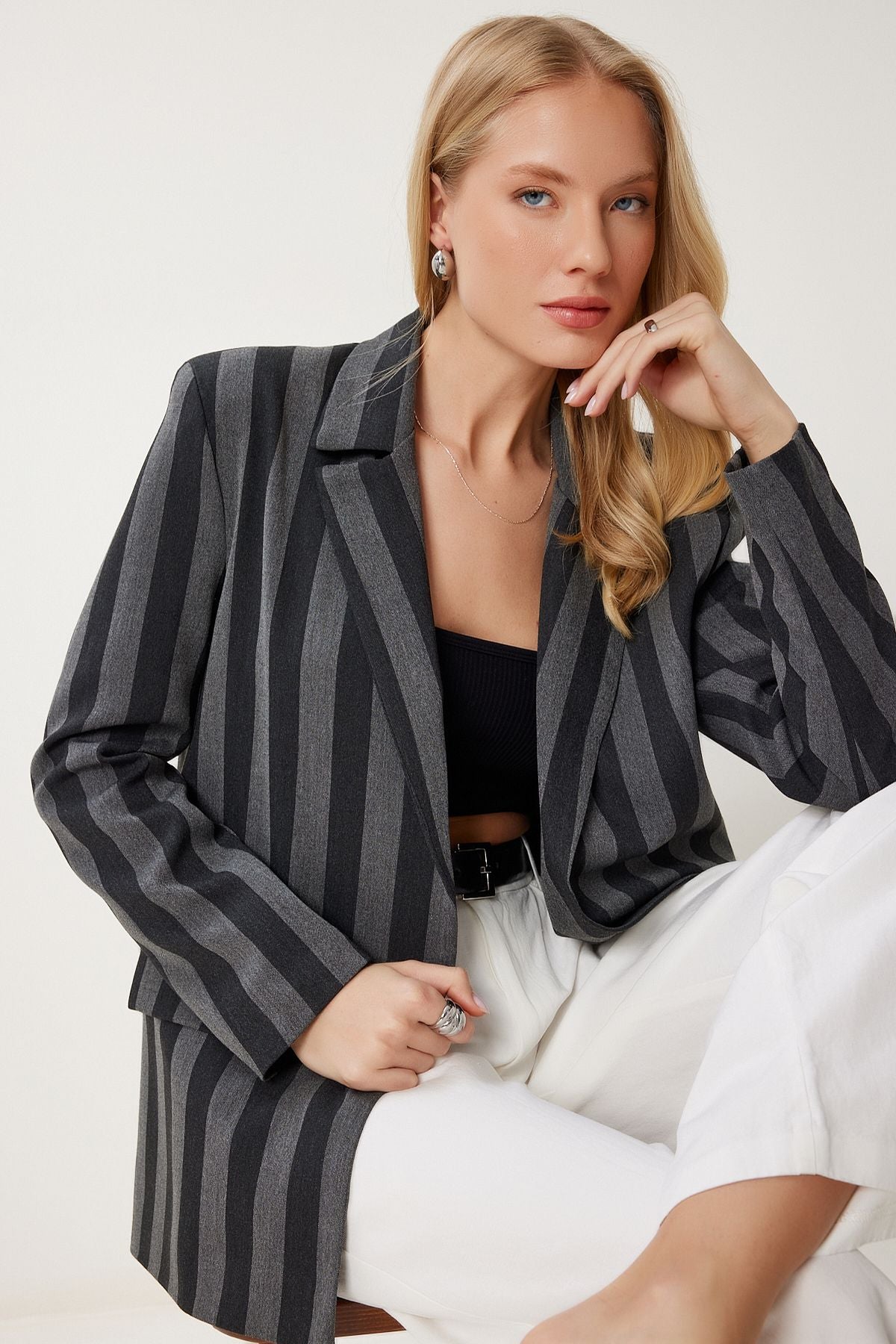 Gri Çizgili Oversize Mevsimlik Blazer Ceket MX00185