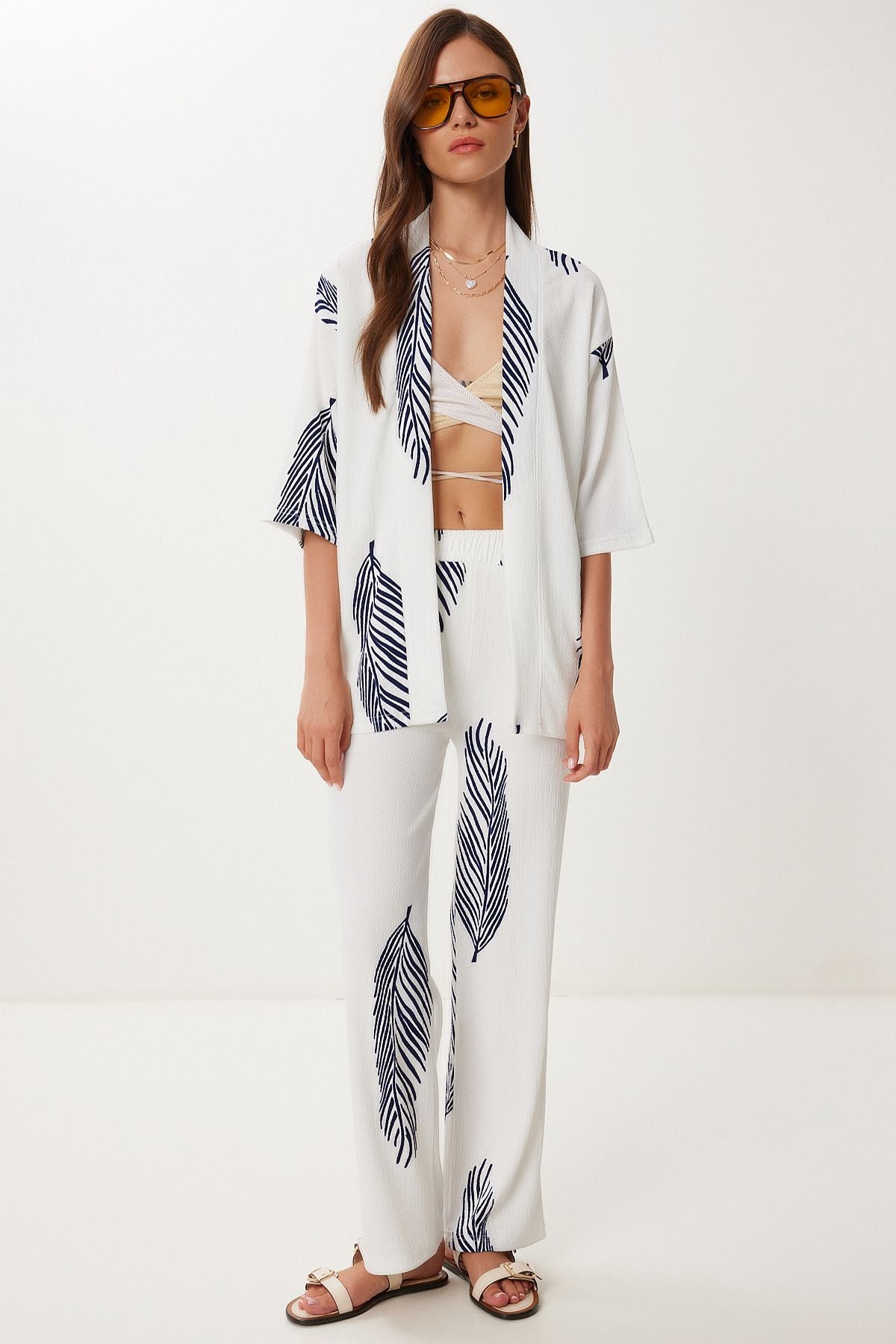 Ekru Lacivert Desenli Krinkıl Örme Kimono Pantolon Takım İY00006