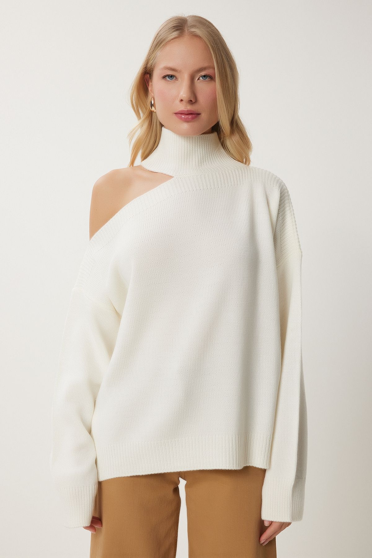 Ekru Balıkçı Yaka Cut Out Detaylı Triko Kazak NF00083