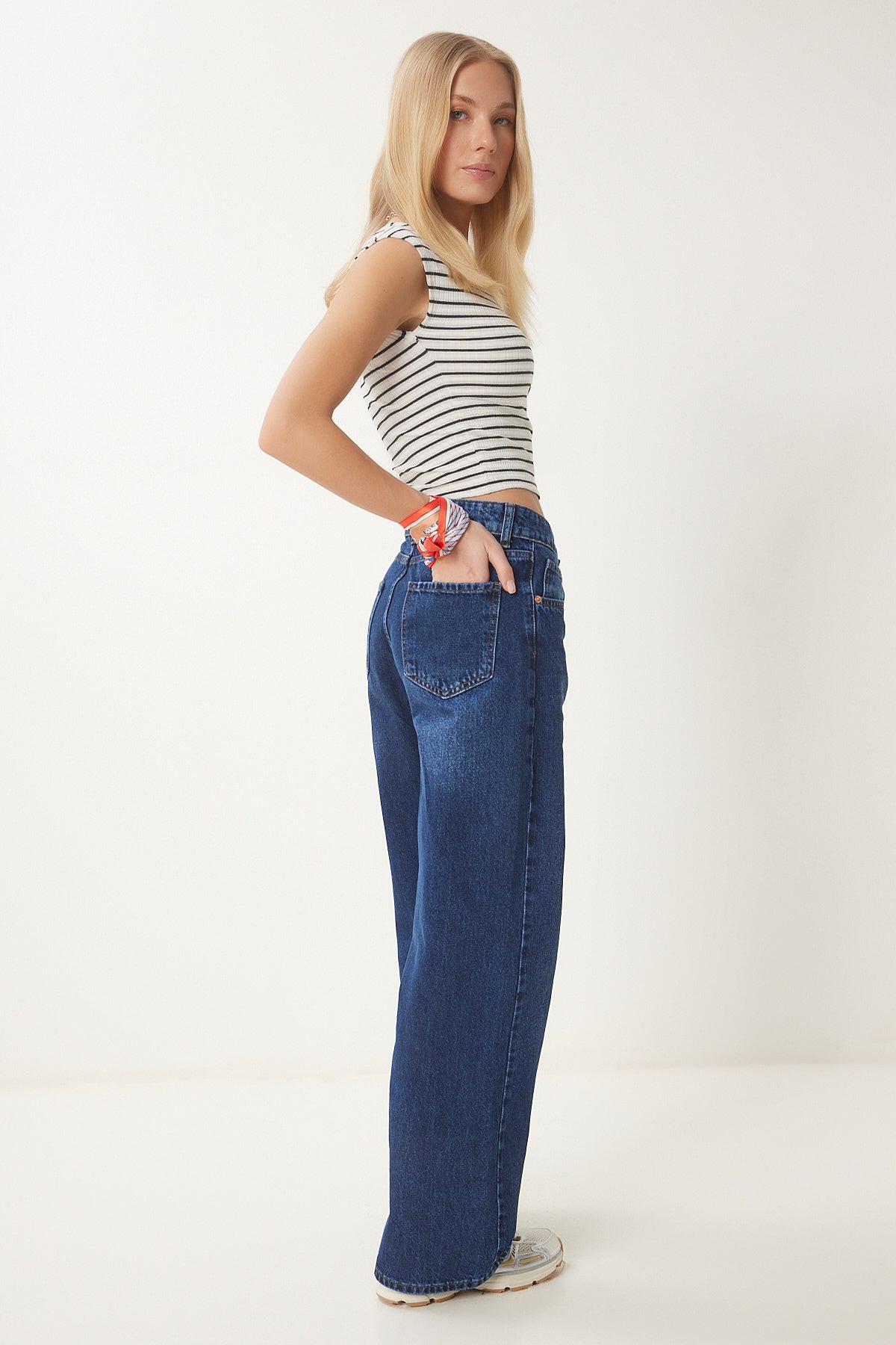 Mavi Geniş Paça Yıkamalı Jeans US00960