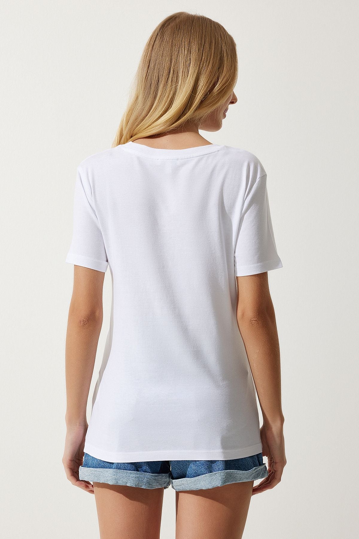 Beyaz V Yaka Modal Örme T-Shirt HW00009