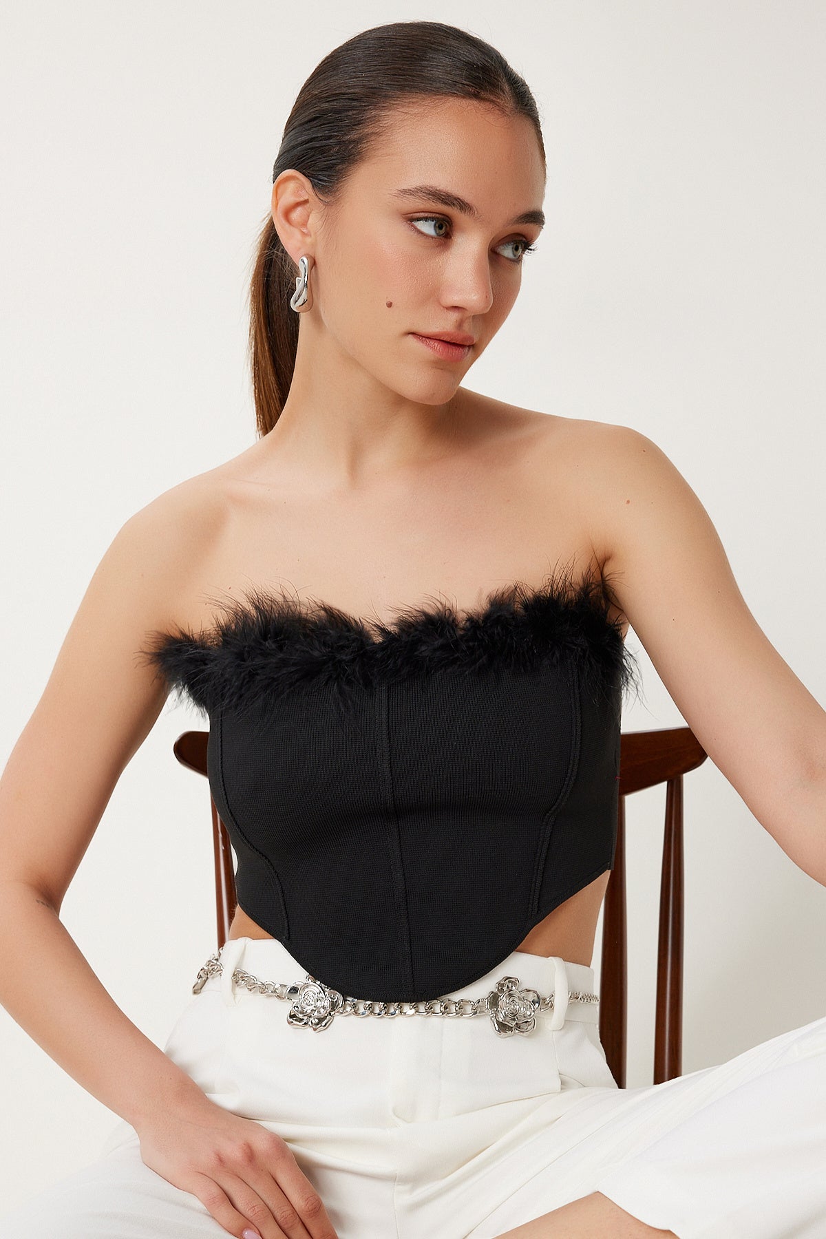 Siyah Tüy Detaylı Esnek Crop Büstiyer NS00428