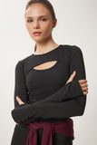 Siyah Parmak Detaylı Pencereli Örme Spor Sweatshirt VX00010